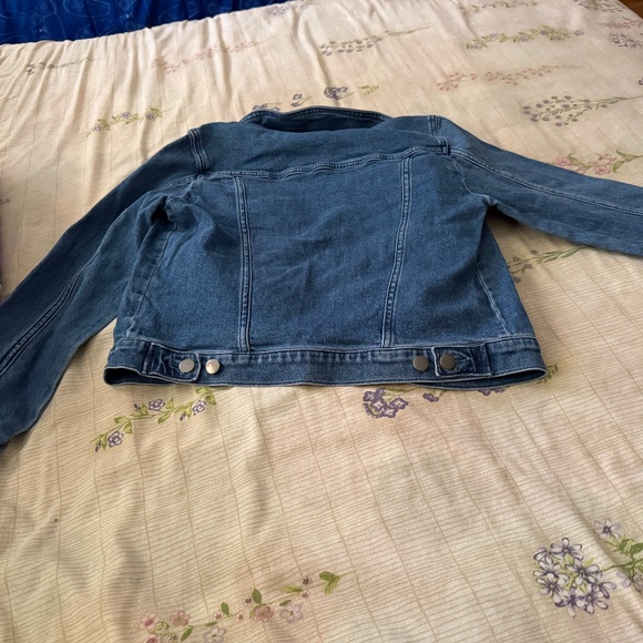 Denim - Picture 3 of 5